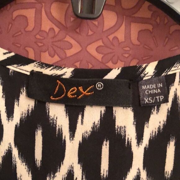 Dez Low-cut V cut Women’s dress - Picture 2 of 6